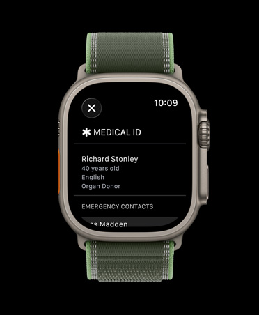 Apple Watch Ultra 3, natural colour, titanium case, Medical ID screen, Trail Loop, green/neon colour