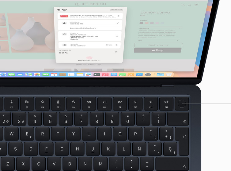 La pantalla de un MacBook Air muestra cómo se autoriza un pago online mediante Touch ID