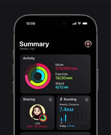 iPhone 17, Fitness summary, Activity rings, Move, Exercise, and Stand metrics, actvity sharing with friends, weekly Running stats