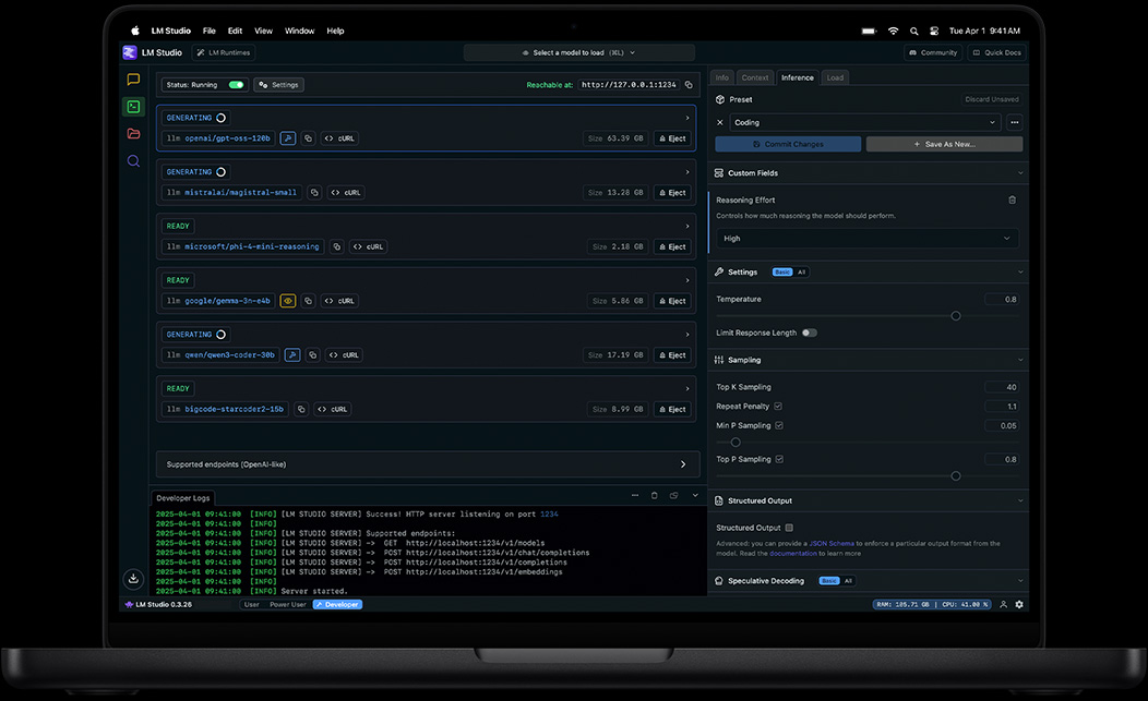 หน้าจอของ MacBook Pro แสดง LM Studio