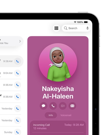 iPad, ekranın sağ ön kısmında açık olan Telefon uygulamasında Mesaj Gönder, Ara gibi seçeneklerin yer aldığı bir kişi kartı görünüyor