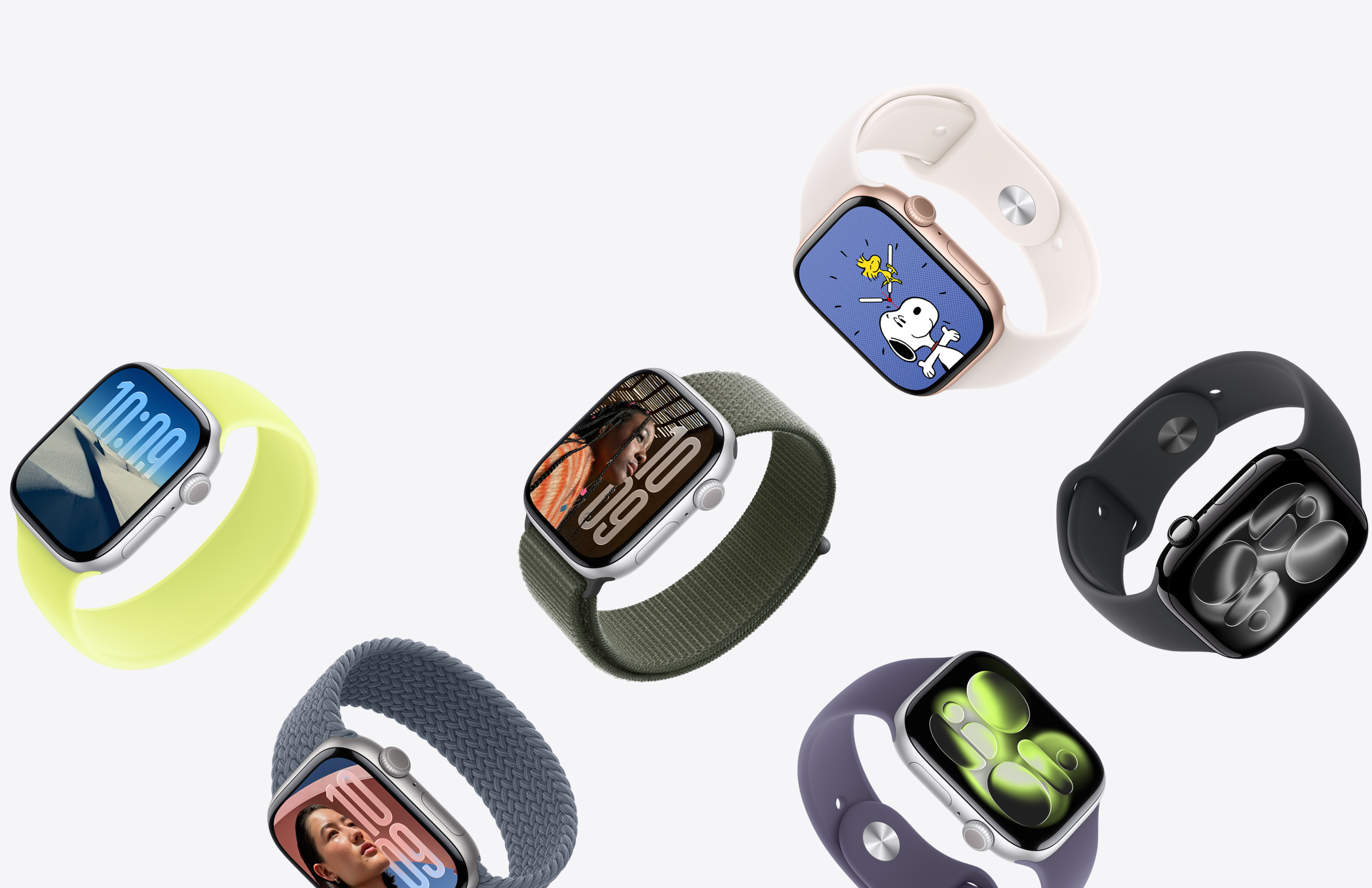 Alcuni Apple Watch con casse in finiture di vario tipo e cinturini di svariati colori e materiali.